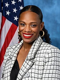 Summer L. Lee